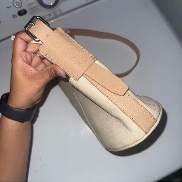 American Leather Co. Crowley Bucket Crossbody Beige & Tan - Picture 6 of 10